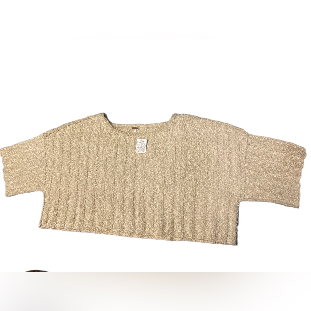 - NWT XS FREE PEOPLE BEIGE CROP SWEATER SHIRT